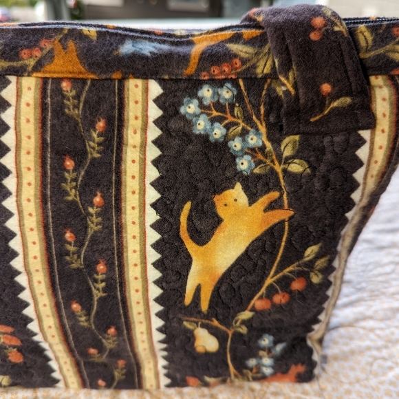 Frisky Kitties Handmade Quilted Handbag, Double Straps, Zip Closure - Picture 6 of 9